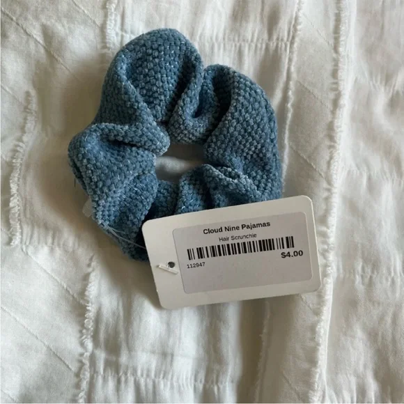 4pcs Knit Scrunchie Set! - Picture 4 of 7